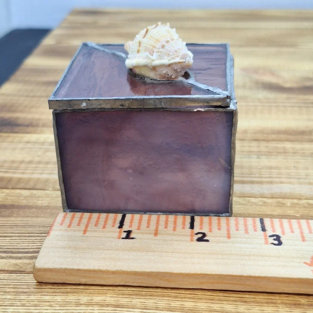 Vtg Mounted Sea Shell Purple Amethyst Glass Trinket‎ Box 2.5 X 2